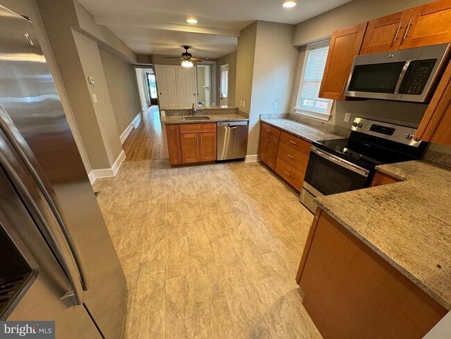 Building Photo - 26 N Congress St