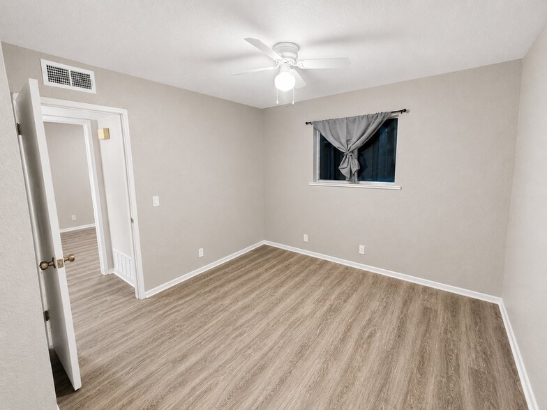 Building Photo - 1111 E Cochise St