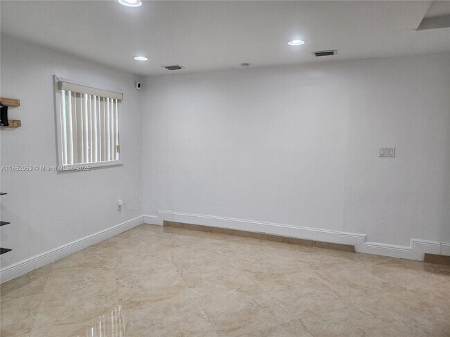 Building Photo - 10500 SW 200th Terrace