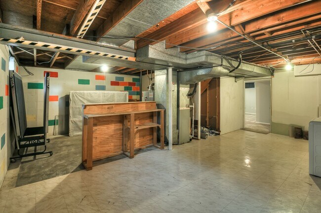 Building Photo - 5415 Poppleton Ave