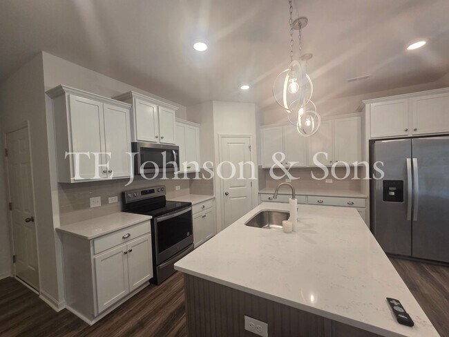Building Photo - 223 Latrobe Ln