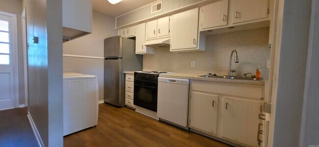 Building Photo - 5700 B St