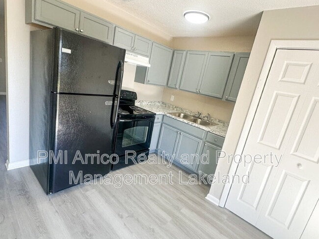 Building Photo - 457 Beech Ave