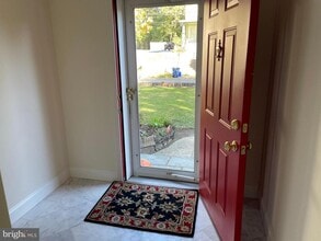 Building Photo - 610 Ritchie Ave