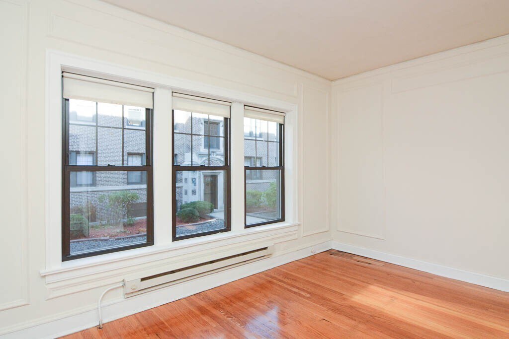 Building Photo - 1315 Oak Ave