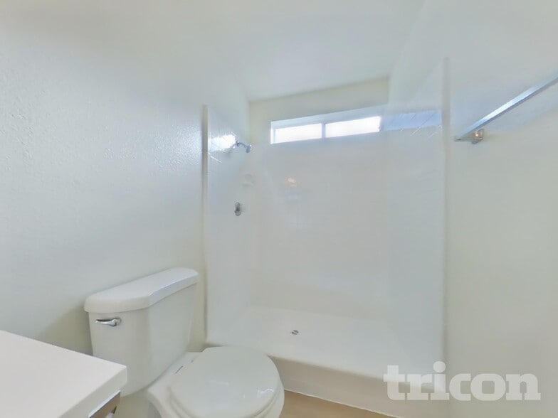 Building Photo - 955 W Santa Cruz Dr