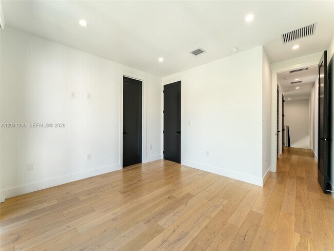 Building Photo - $7,250 227 NW 39th ST