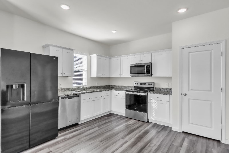 Building Photo - 404 Stone Creek Blvd