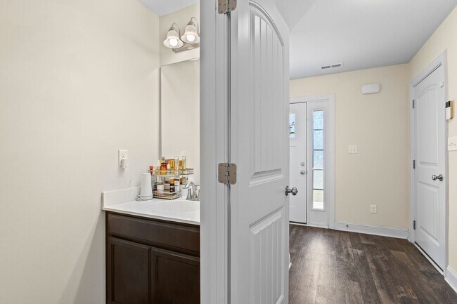 Building Photo - 520 Black Pearl Cir