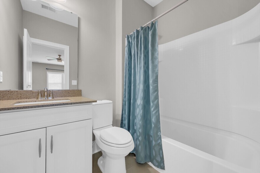 Building Photo - 1758 Edgewood Dr