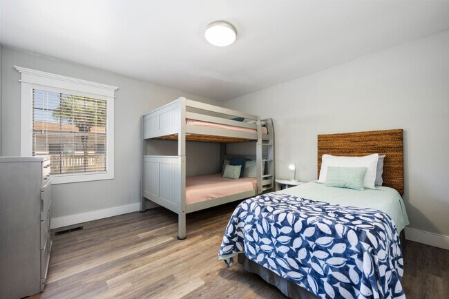 Building Photo - 17462 Front Beach Rd