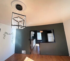 Building Photo - 1171 21st St