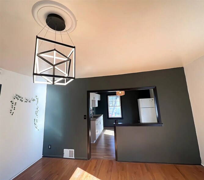 Primary Photo - 1171 21st St