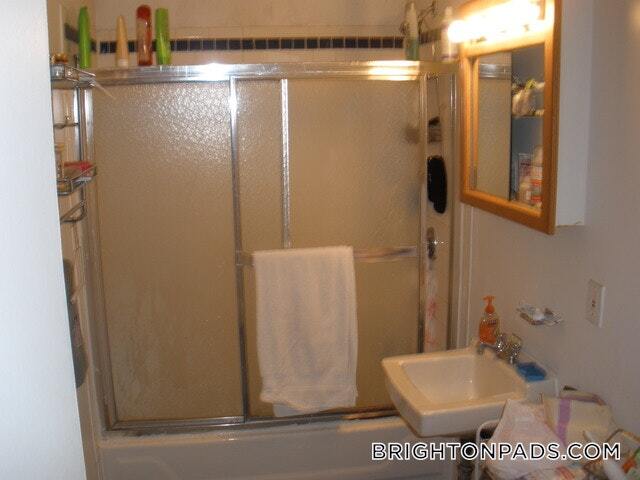 Building Photo - 675 Washington St