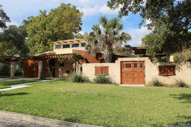 Building Photo - 539 Woodcrest Dr