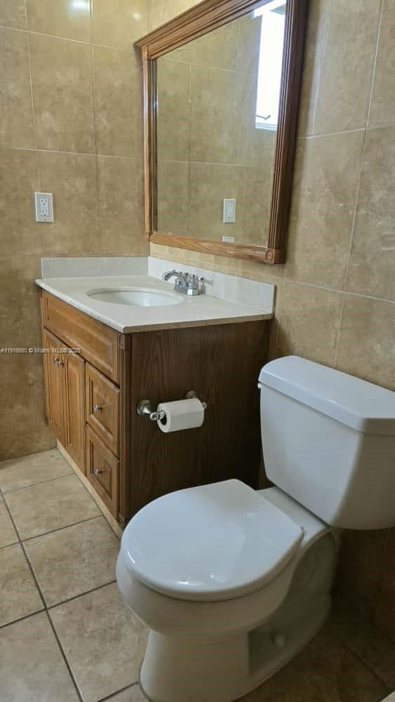 Building Photo - 13707 Kendale Lakes Cir