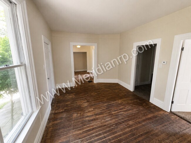 Building Photo - 1323 Grant Ave