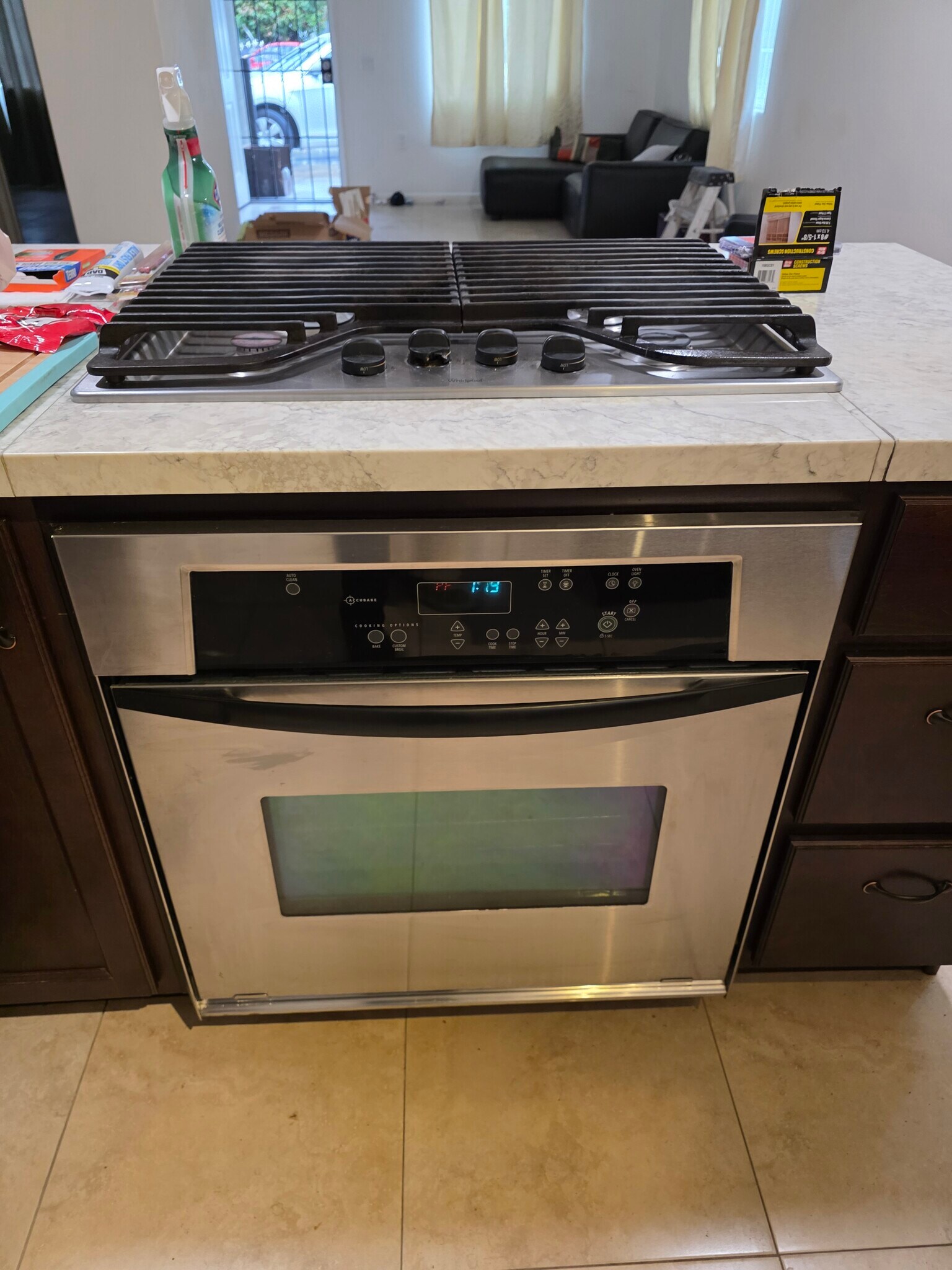 Building Photo - 770 E 12th St