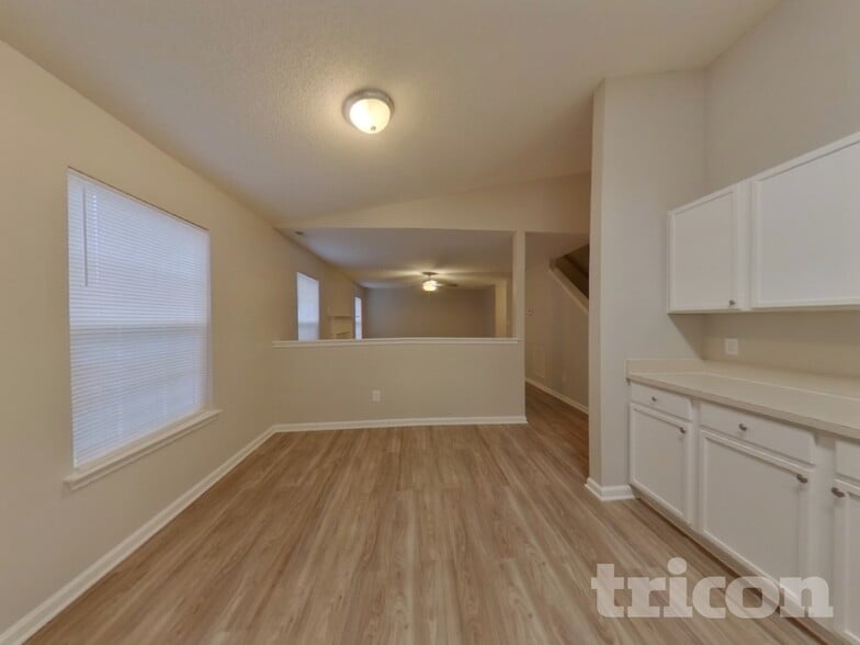 Building Photo - 4932 Aldersbrook Dr