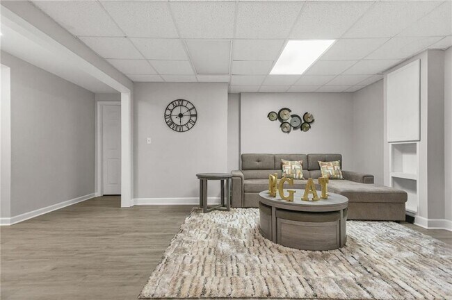 Building Photo - 9800 Foxworth Dr