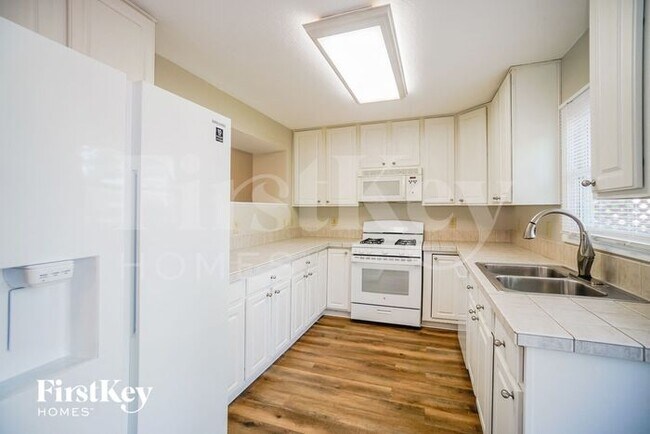 Building Photo - 2958 Badger Dr