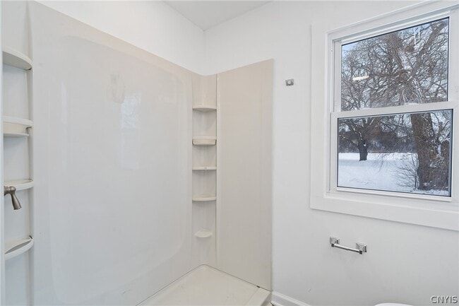 Building Photo - 429 Beechwood Ave