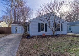 Building Photo - 1305 Eaglewood Dr