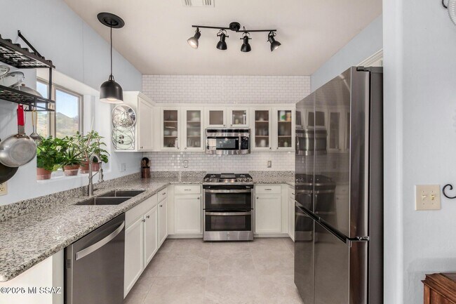 Building Photo - 39027 Furlong Ct
