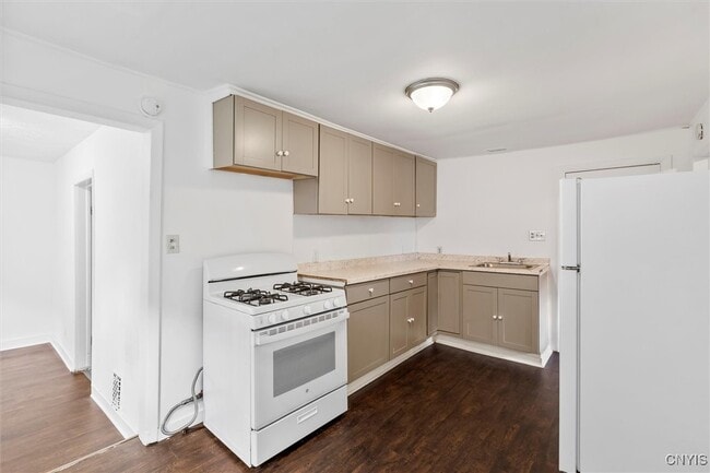 Building Photo - 811 1st N St