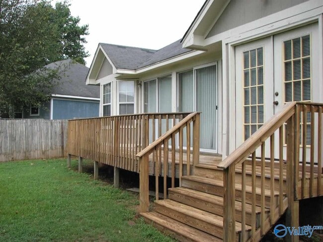 Building Photo - 110 Rebecca Pines Dr
