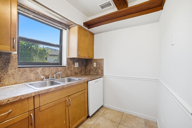 Building Photo - 2895 Via Del Lago