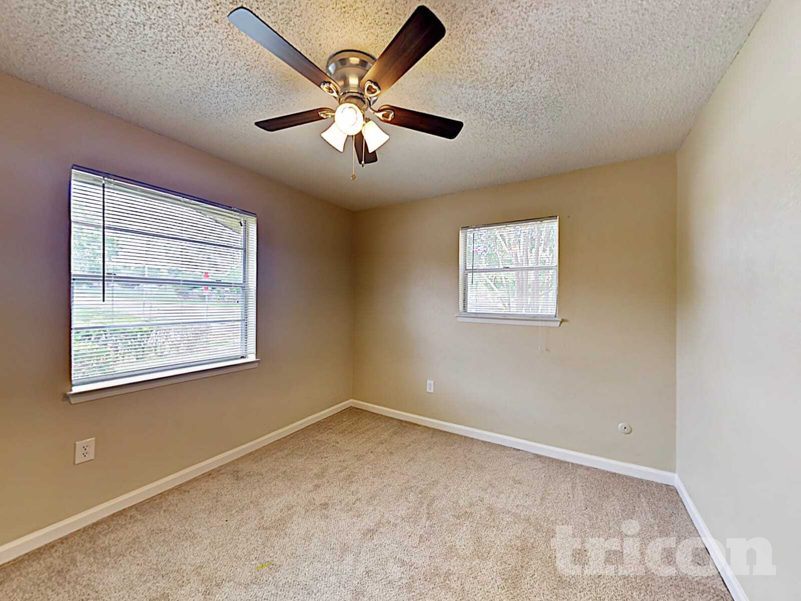 Building Photo - 1308 E Timberview Ln