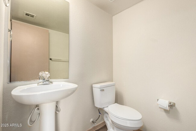 Building Photo - 10479 W Emerald Ln