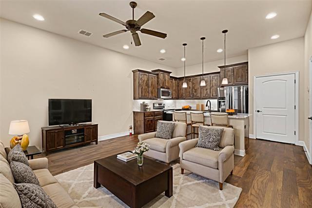 Building Photo - 1224 Pebblebrook Dr