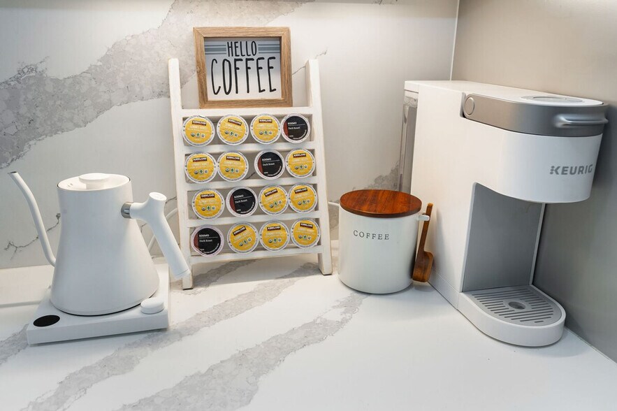 Building Photo - 58 W Cremona St