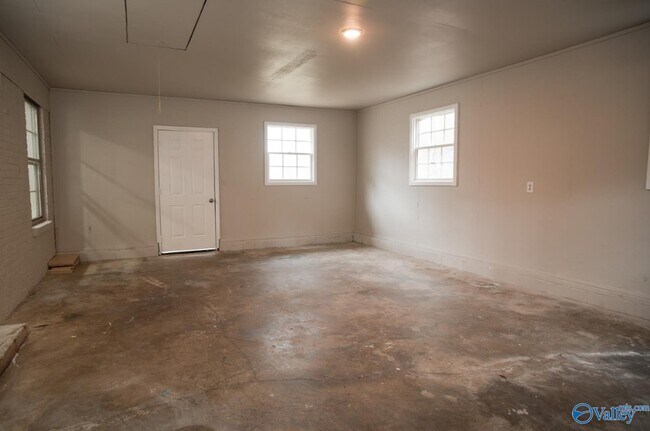 Building Photo - 1275 Gravel Ridge Rd