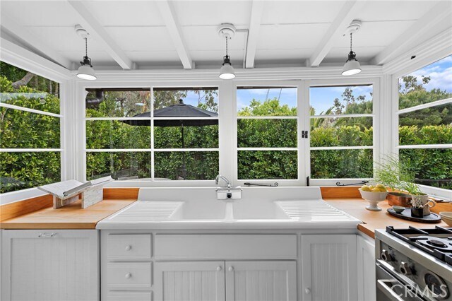 Building Photo - 475 El Bosque
