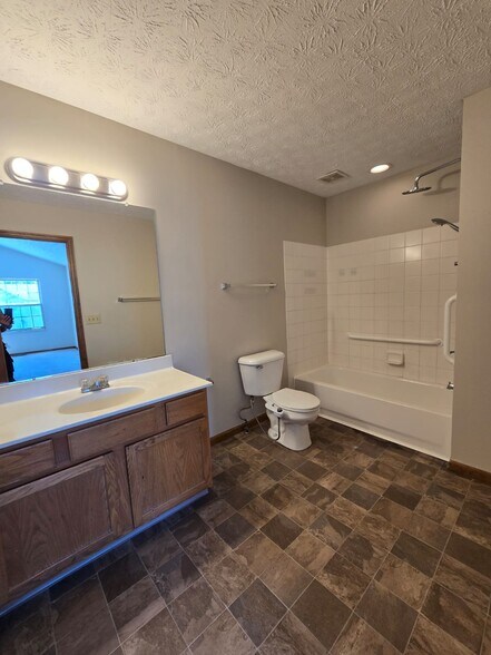 Building Photo - 4146 Demorest Cove Ct