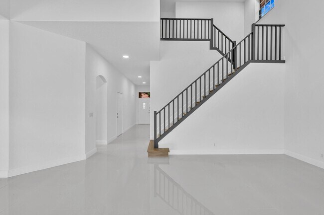 Building Photo - 36 Monterey Pointe Dr