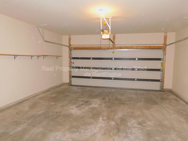 Building Photo - 1427 Sawyer Ave