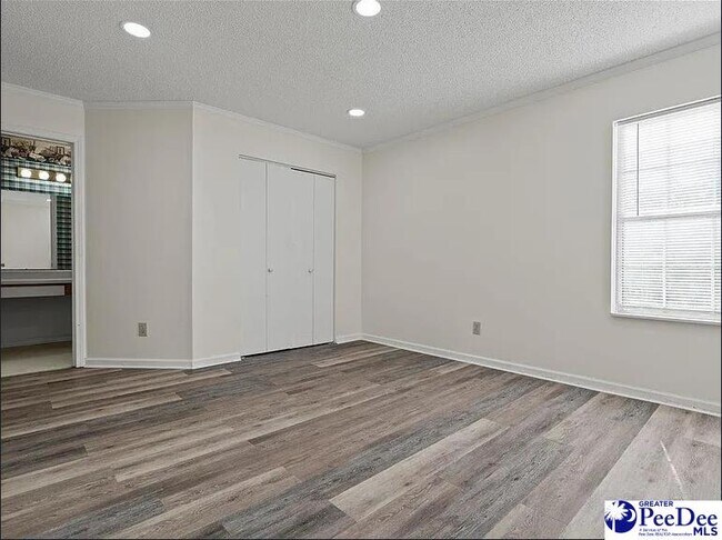 Building Photo - 701 Coventry Ln