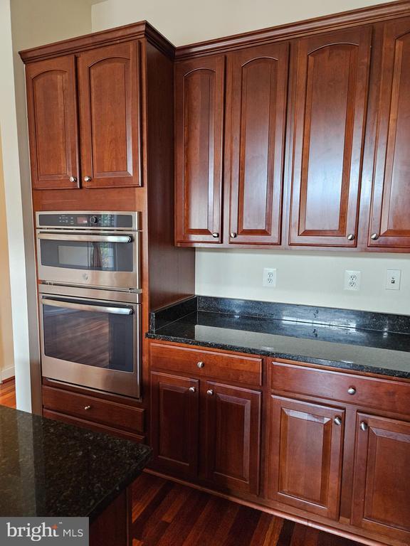 Building Photo - 603 Eden Pl