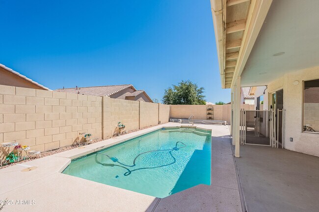 Building Photo - 7732 W Rancho Dr