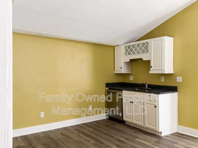 Building Photo - 23 Shadowmoss Pkwy