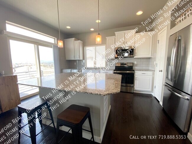 Building Photo - 6390 John Muir Trl