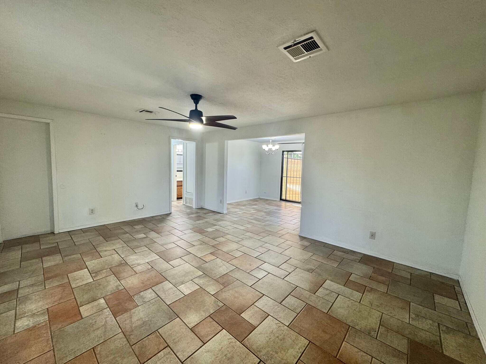 Building Photo - 4200 SE 54th St