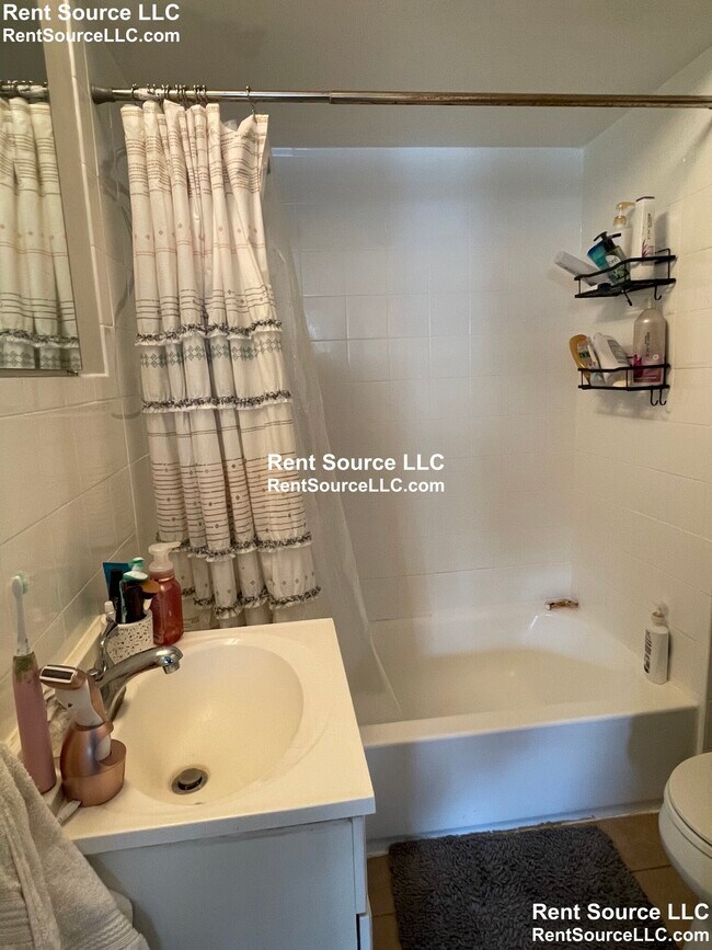 Building Photo - 1100 Cambridge St