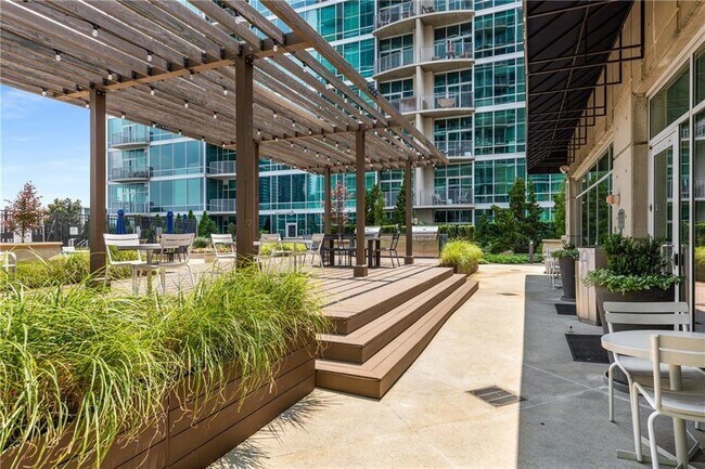 Building Photo - 943 Peachtree St NE