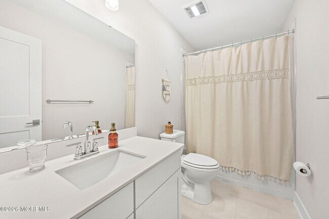 Building Photo - 4039 Heron Dr