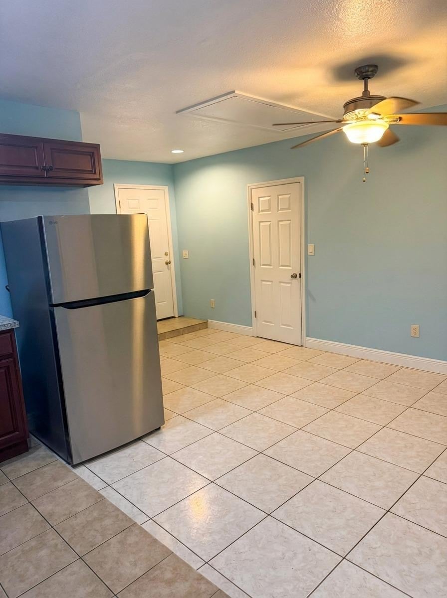 Building Photo - 1260 Balmy Beach Dr